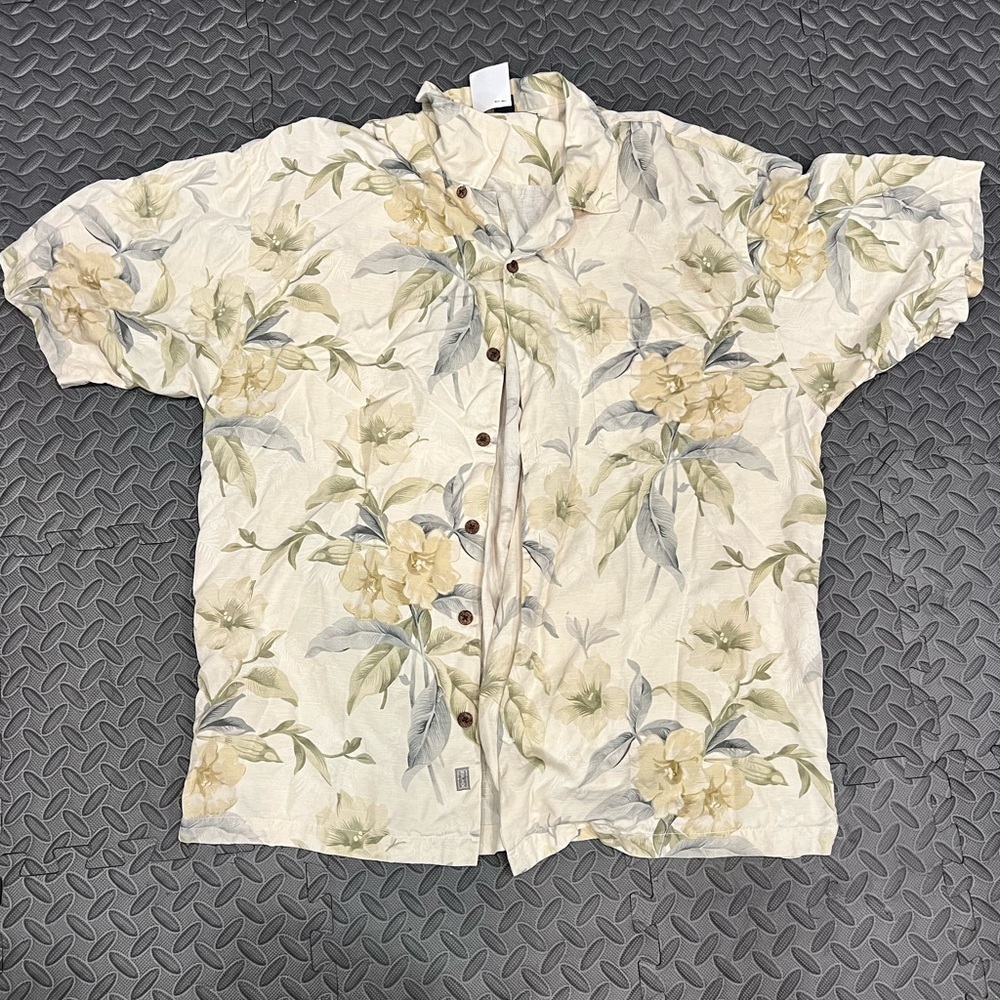 Tommy Bahama Floral Beach Silk Button Down Shirt Medium